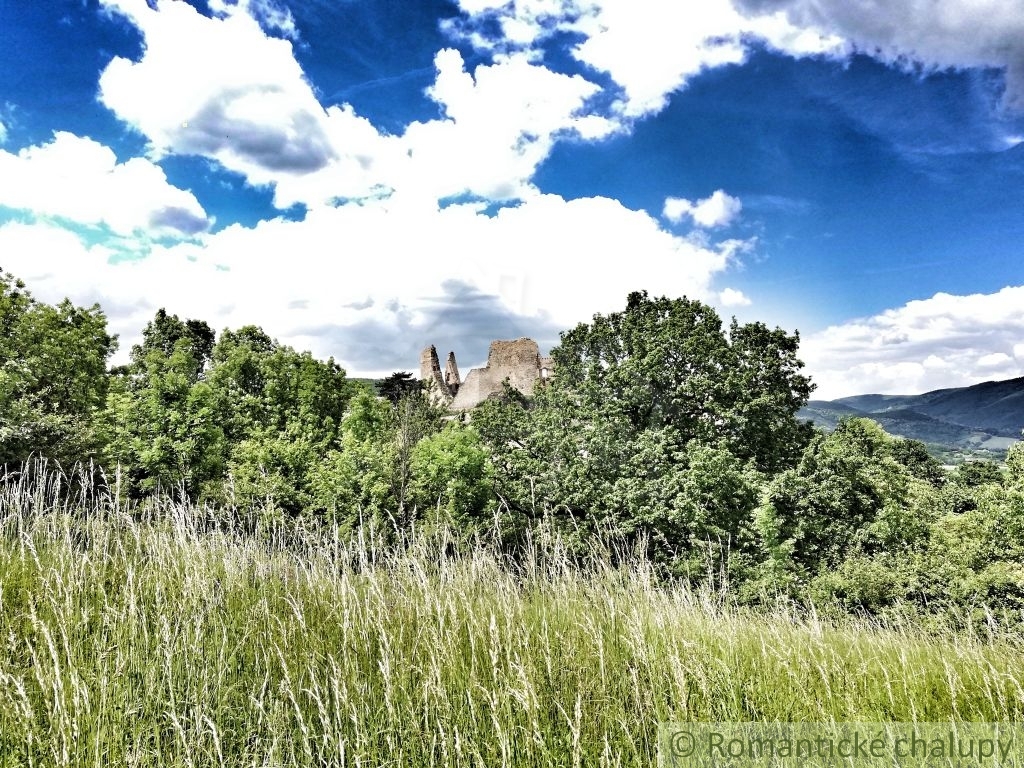 Rozsiahly pozemok na výstavbu v okrajovej časti Divína