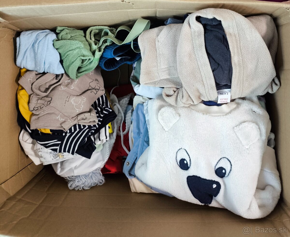 Mix oblečenia - body, mikiny, čiapky, tepláky