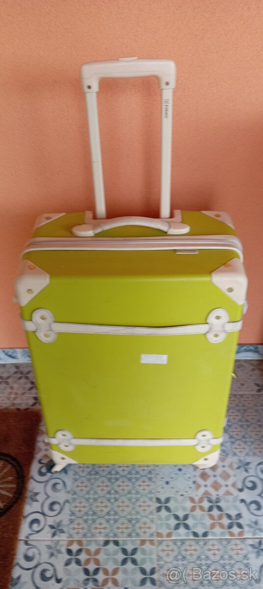 Cestovný kufor
