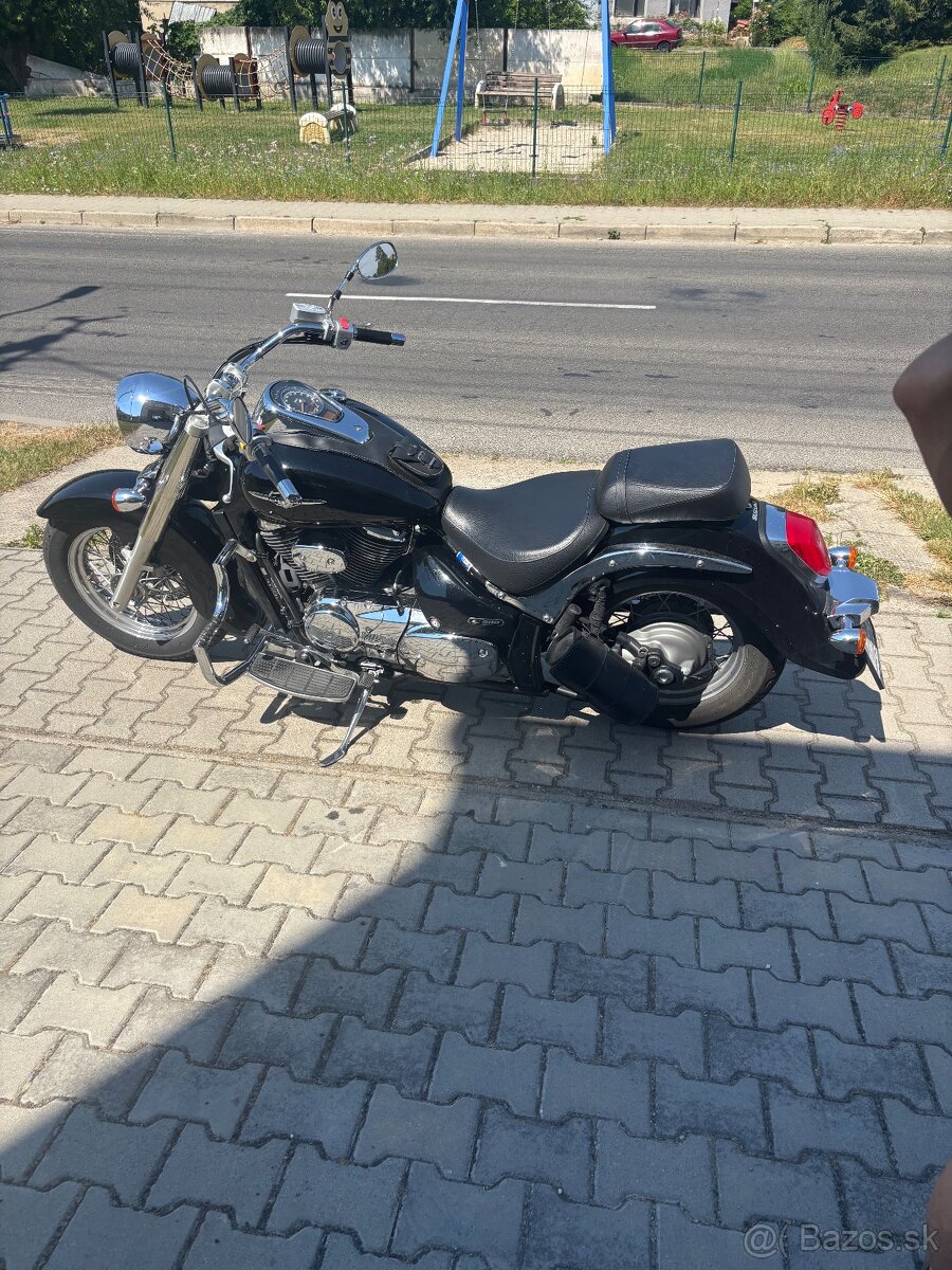 Suzuki Intruder 800