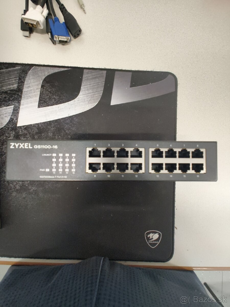 Zyxel GS1100-16 portovy switch