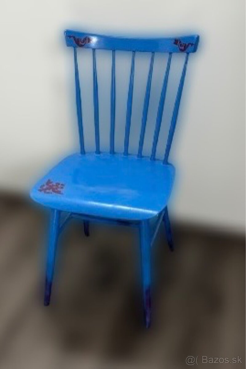 Drevená stolička