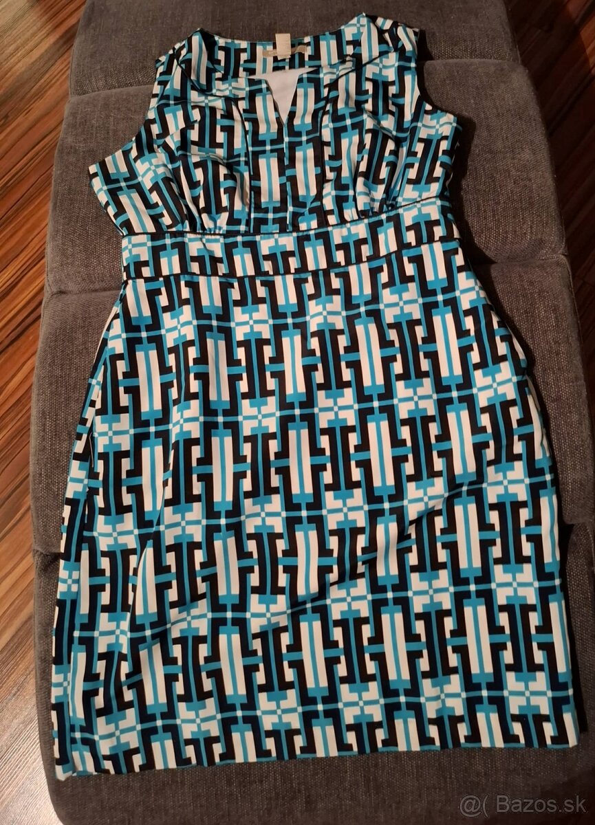 Koktejlové krátke šaty