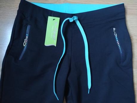 Dámske krátke tepláky