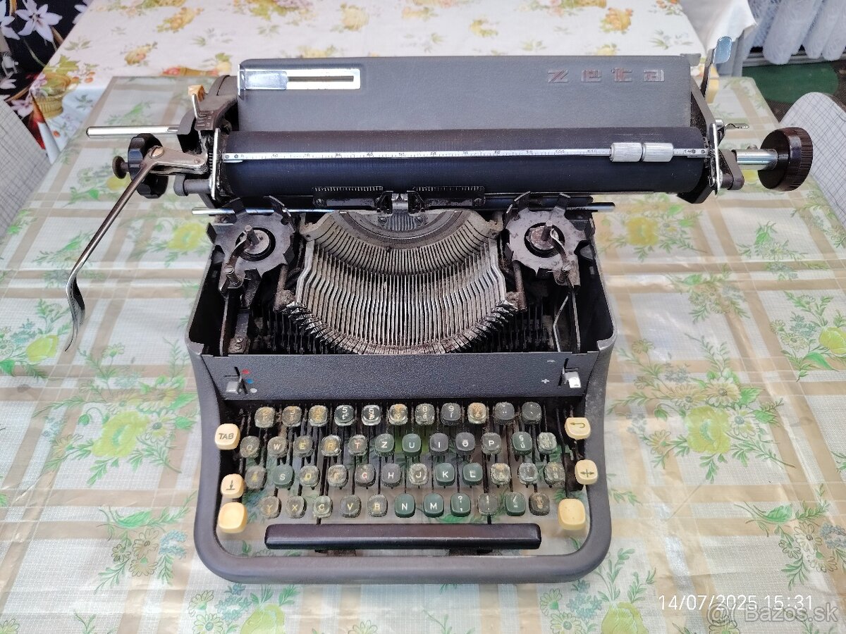 retro písací stroj Zeta