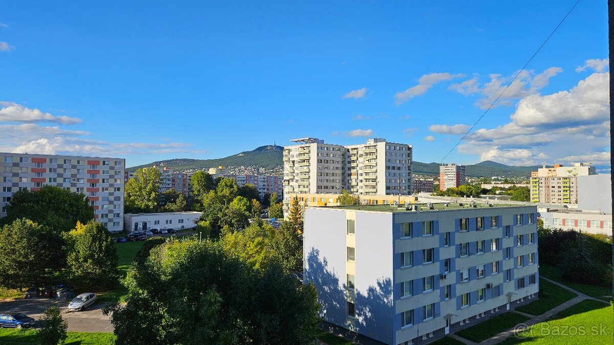 Predaj 2 izbový byt Nitra - Vihorlatská, lódžia + balkón