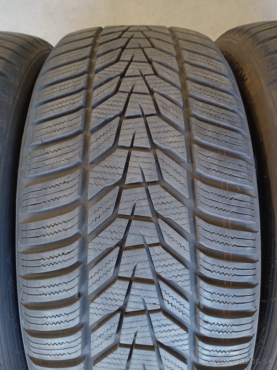 Predam 4ks zimne 235/50 R18 101V HANKOOK WINTER I CEPT EVO 3