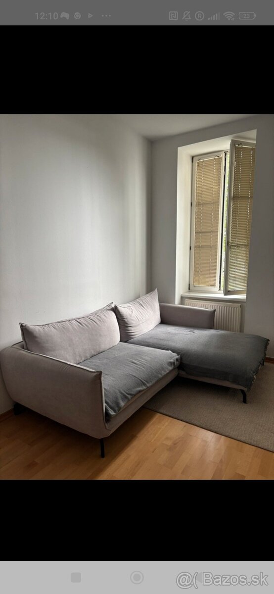 Moderný gauč 2 ročná