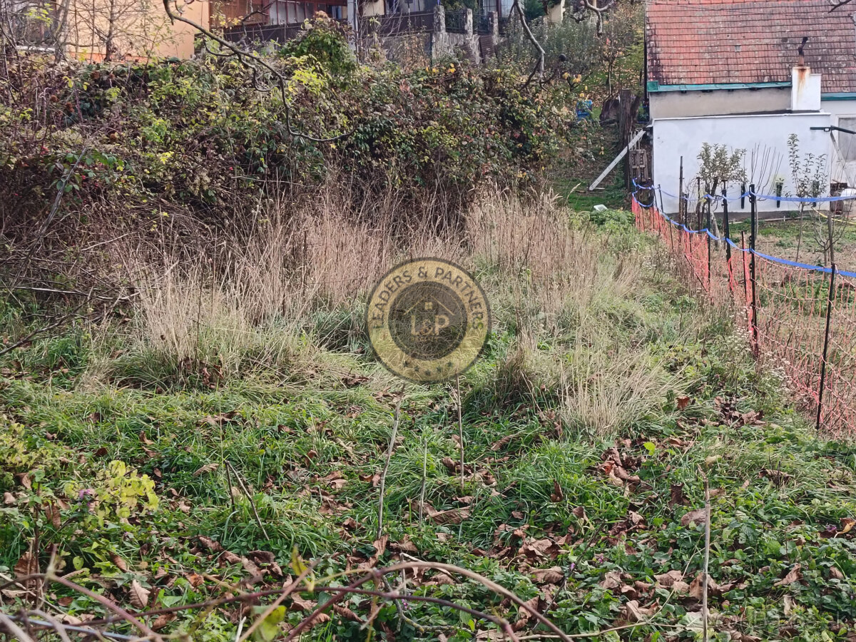 Exkluzívne pre Vás záhrada na Zobore na predaj
