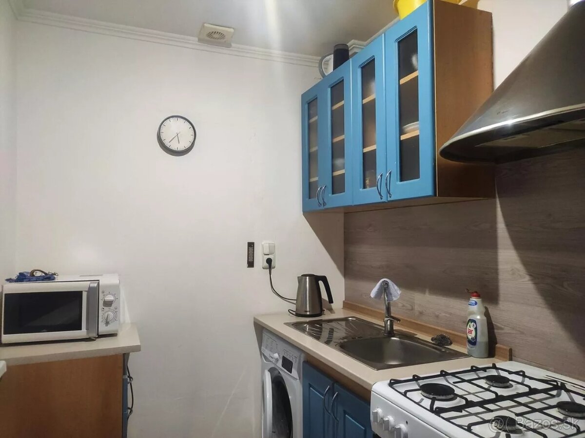 Izba nepriechodna 4p. Sokolovská Ulica, Terasa