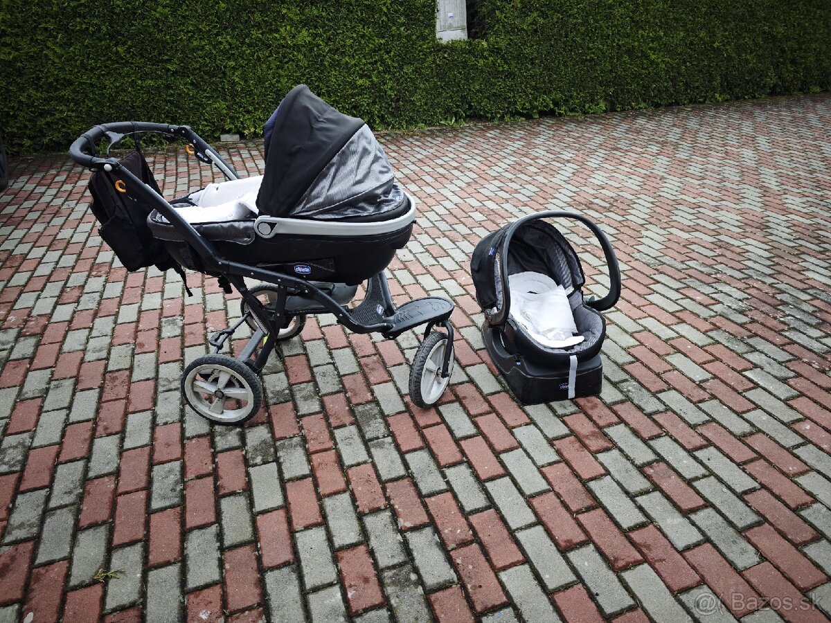 Chicco Predám zachovalý, plné funkčný detský kočík.