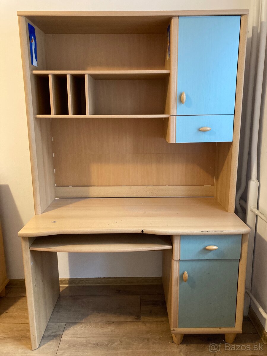 Písací stôl pre školáka