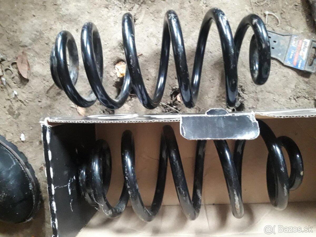 Predam pruzinu audi a4 b7