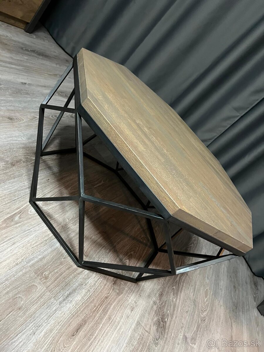 Konferenčný stolík