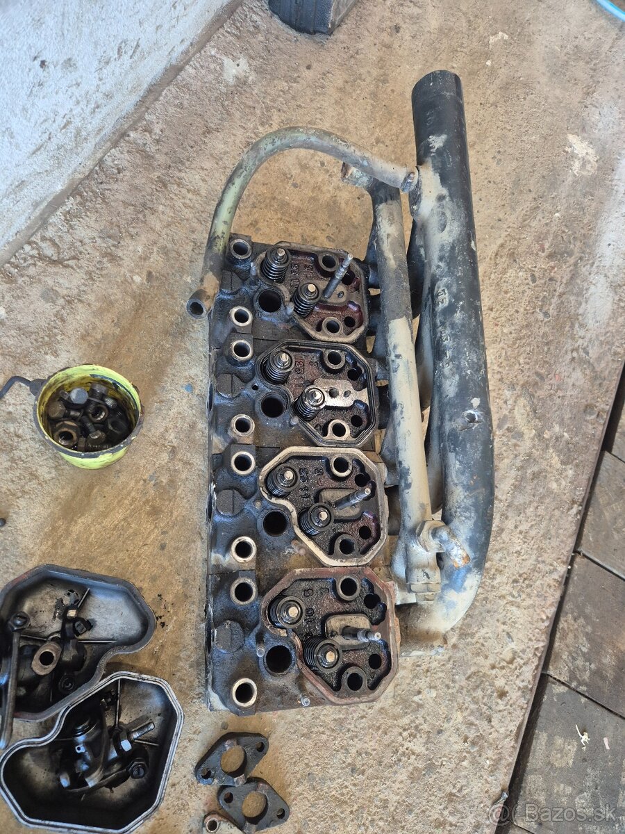 Zetor hlava motora a sanie