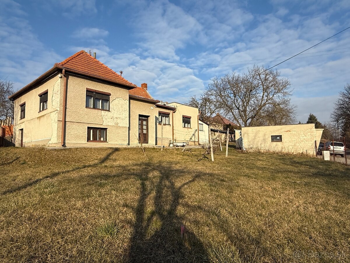 ZNÍŽENÁ CENA PREDAJ - RODINNÝ DOM - ČIERNE KĽAČANY
