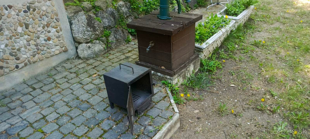 Piecka ohnisko k udiarni, rozmery l 32 x š 29 x v 38 cm