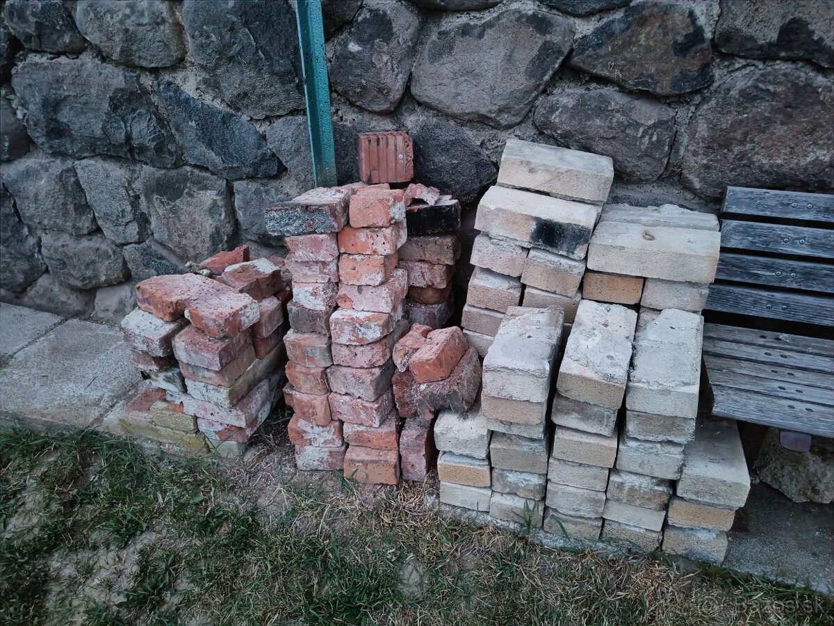 Predám tehly a tvárnice