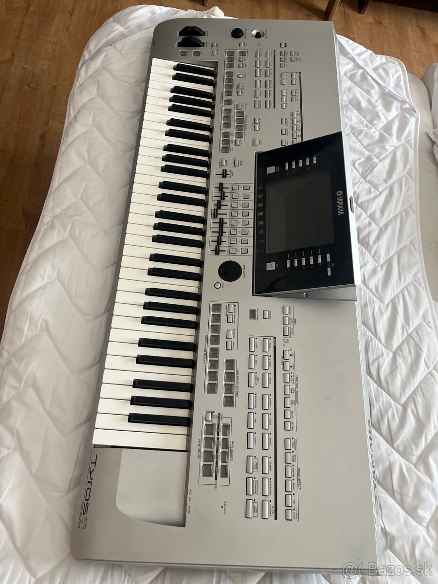 Yamaha Tyros 3