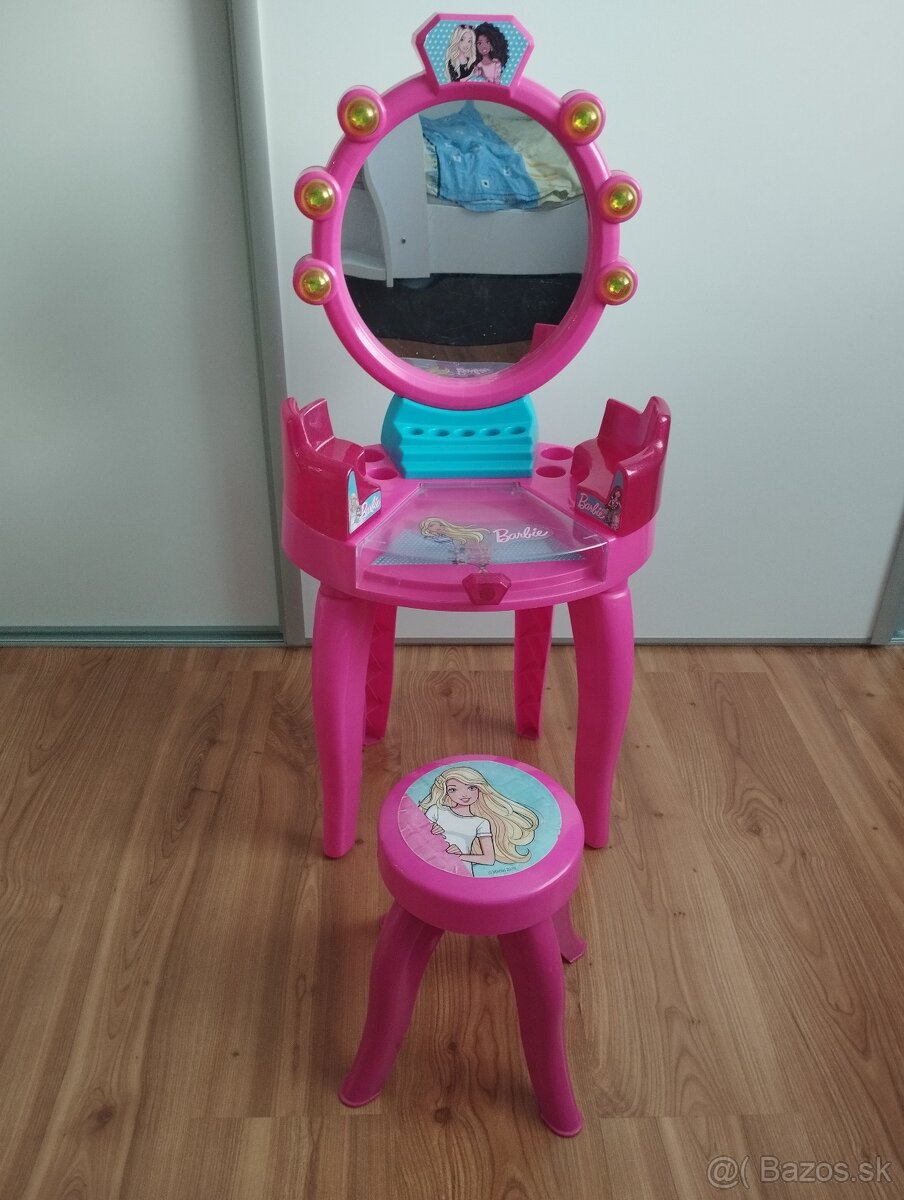 Detský kozmetický ( toaletný) stolík