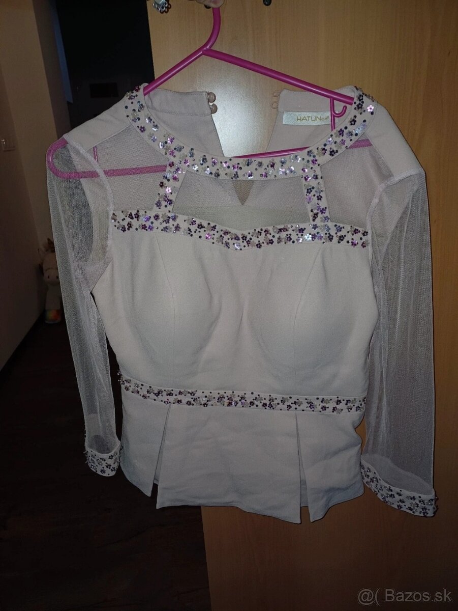 Spoločenský elegantný top