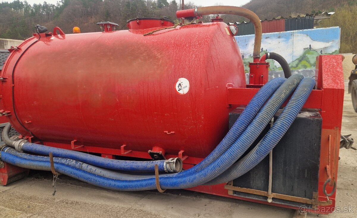 Predám cisternu/fekál pre nadstavbu hákový nosič kontajnerov