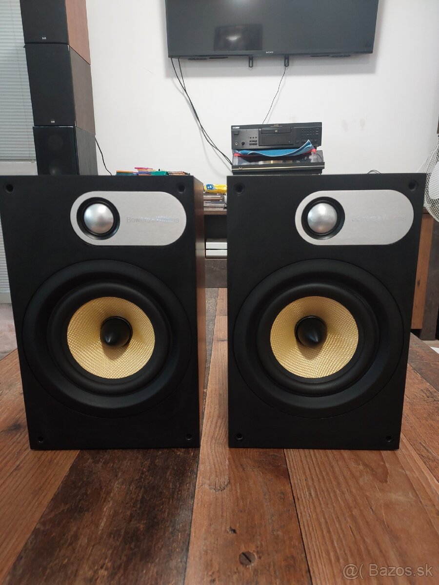 Bowers & Wilkins 686(Rezervované)