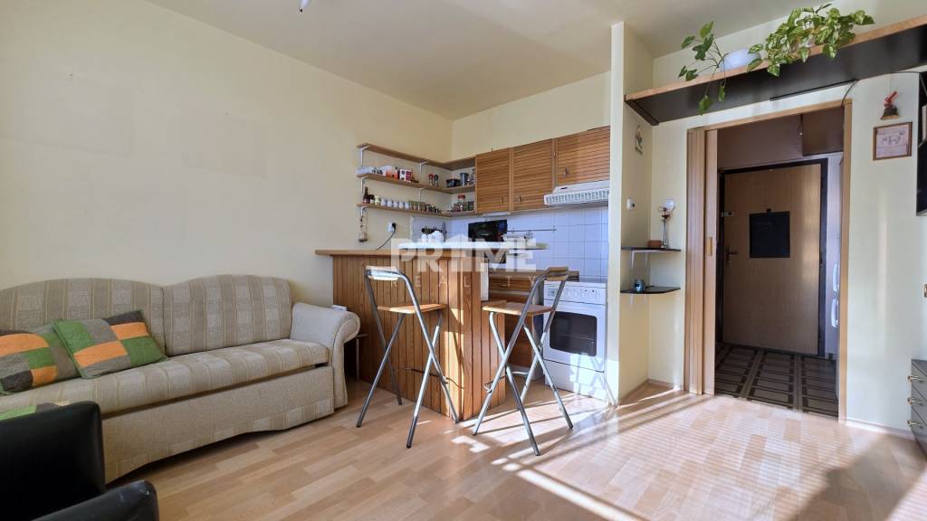 Dvojgarsónka, 2 x loggia, východná orientácia, Gessayova, Pe