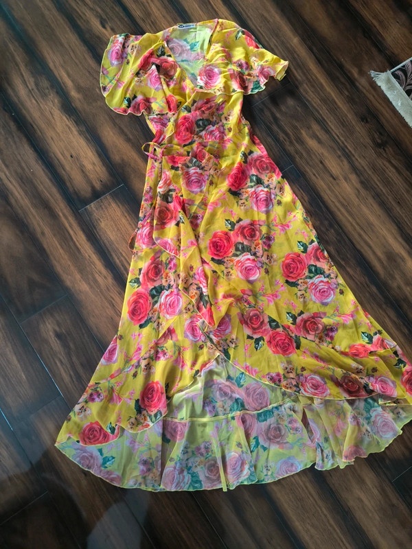 dlhé kvetinkové šaty Mexton