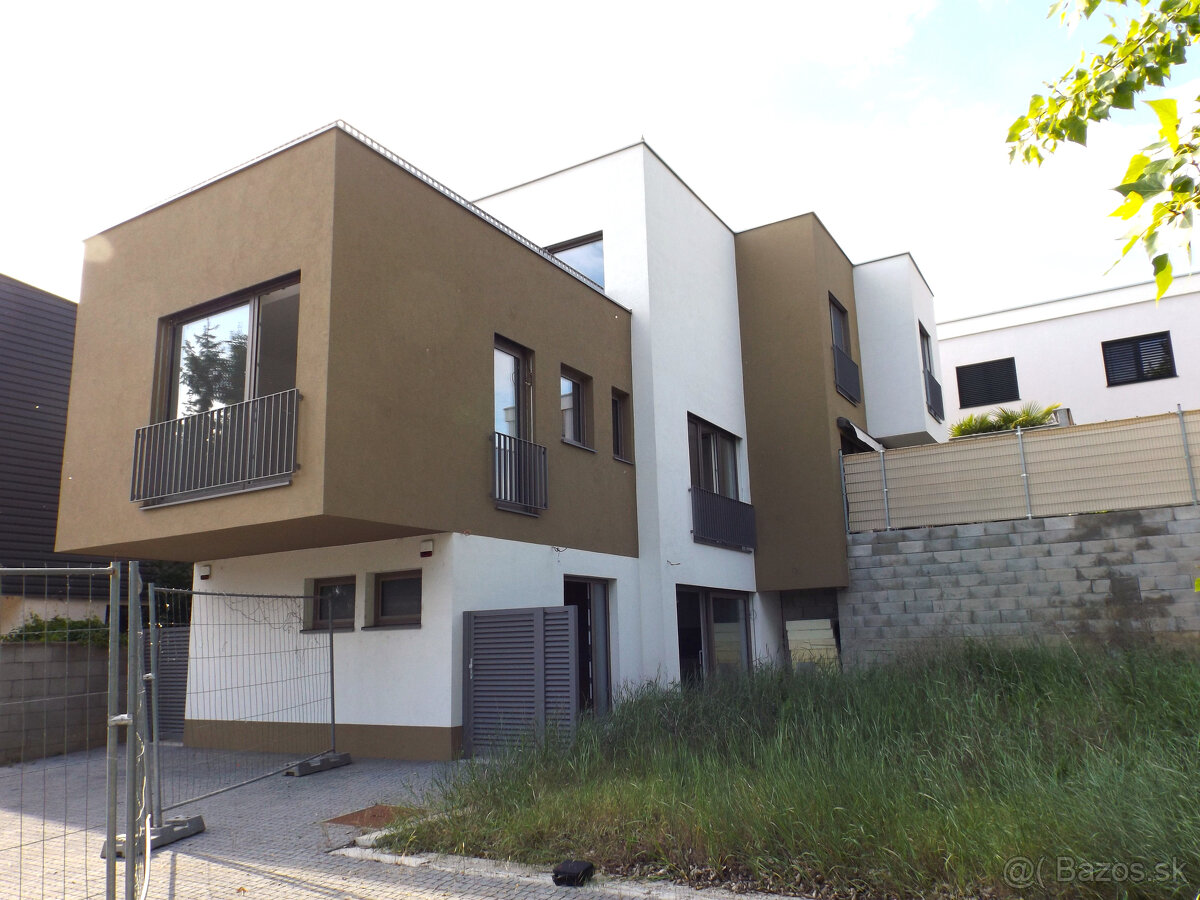 SENEC – SLNEČNÉ JAZERÁ JUH – NA PREDAJ – novostavba 3 izbové