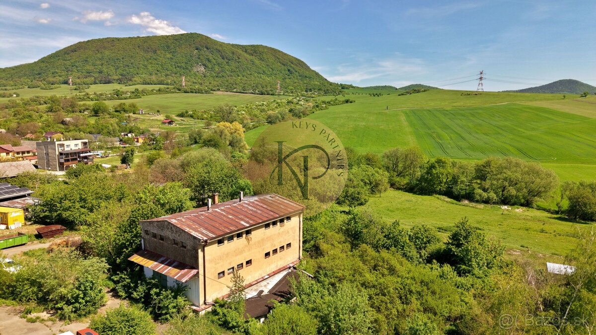 ZNÍŽENÁ CENA_NA PREDAJ_Poľnohospodárska budova - Sýpka v obc