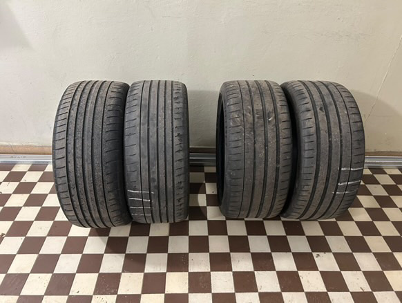 275/35/R21, 255/30/R21, 255/45/R19