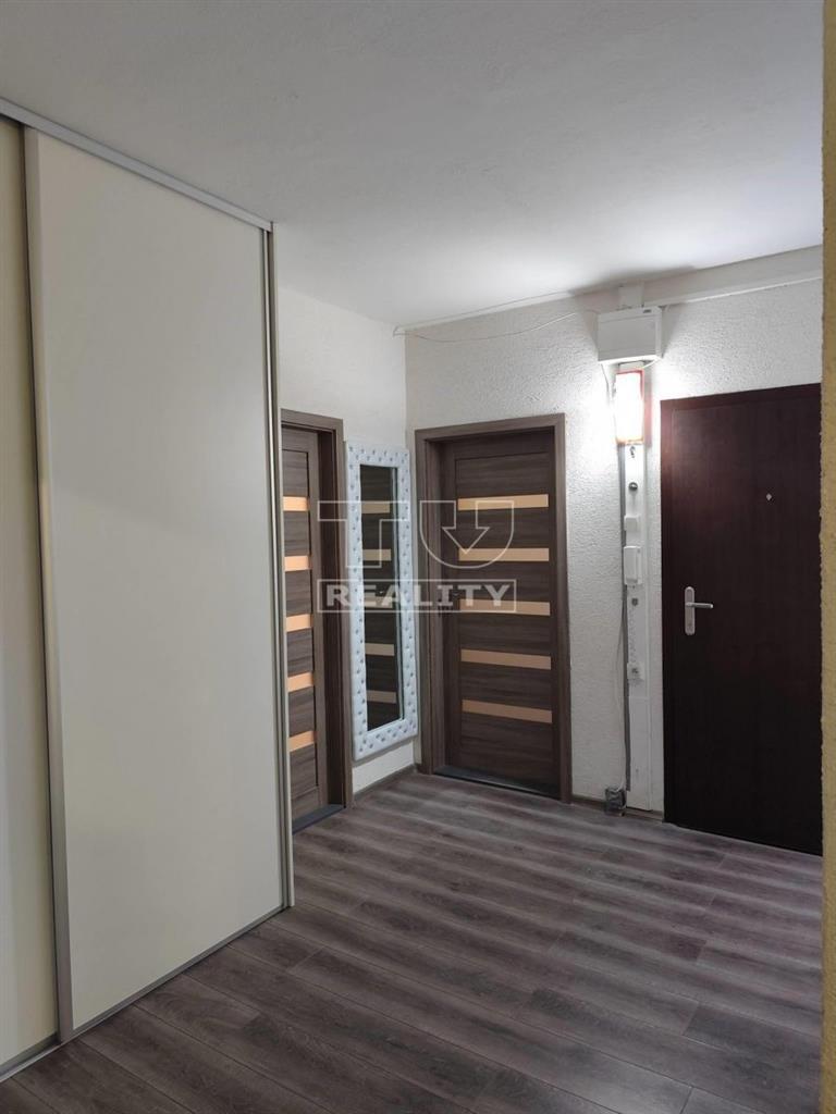 Krásne zrekonštruovaný 4-izbový byt s panoramatickým...