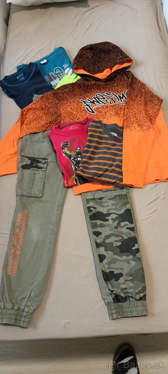 Predám balík oblečenia veľ. 146/152