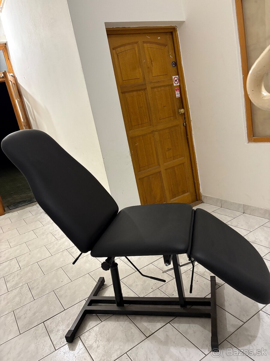 Predám kozmetické / tetovacie lehátko