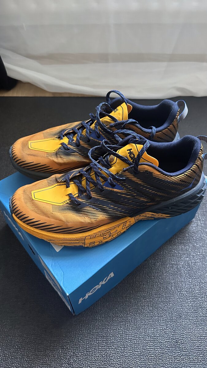 HOKA Speedgoat
