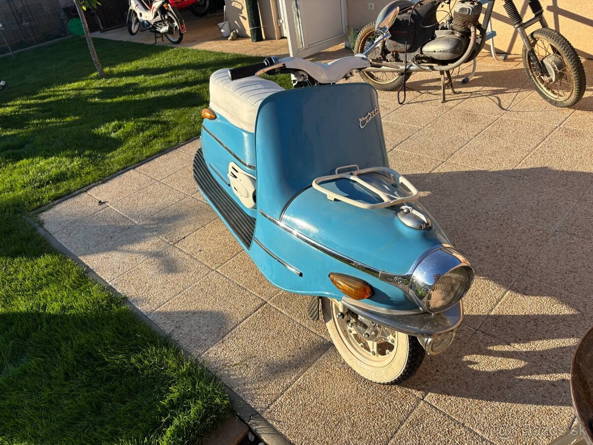 Skúter CZ 175 Deluxe