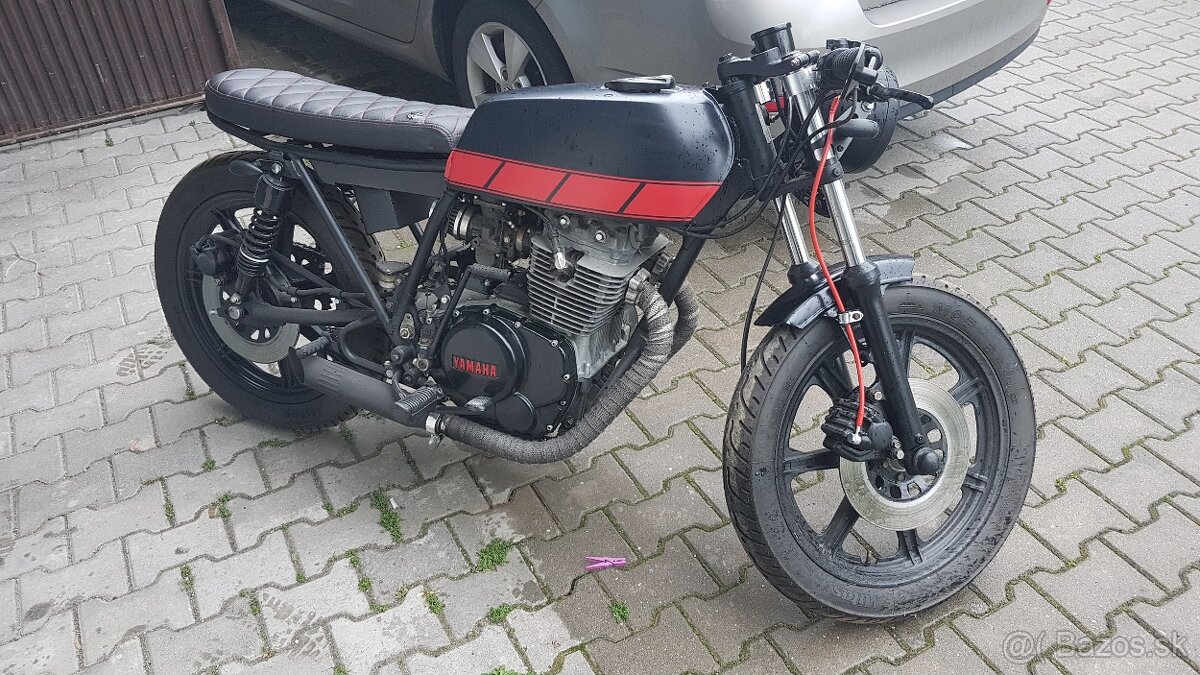 Yamaha XS400 Cafe racer