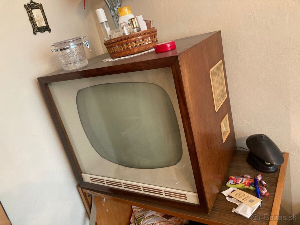 RETRO Televízor Rekonrd2