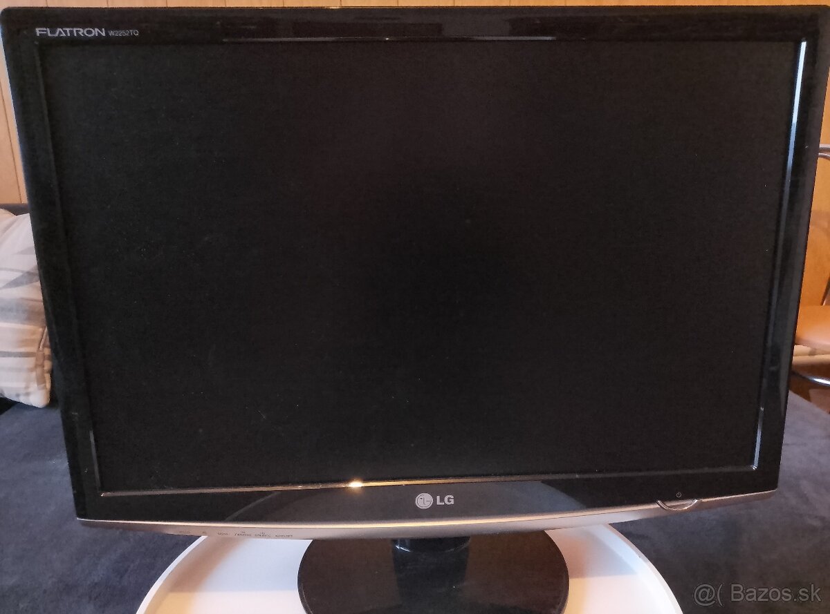 Predám monitor k pc na opravu alebo súčiastky LG FLATRON.