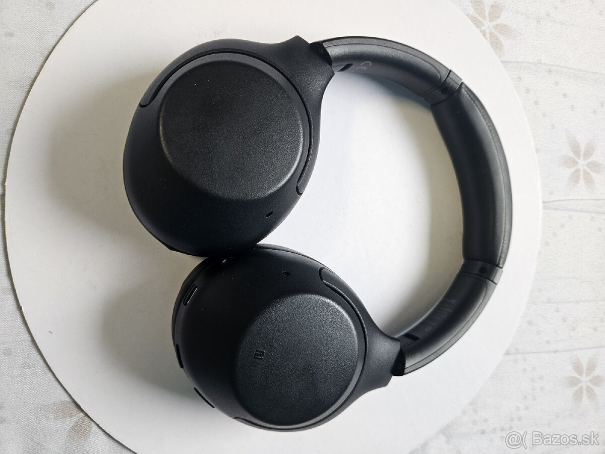 Sony WH-XB900N wireless ANC