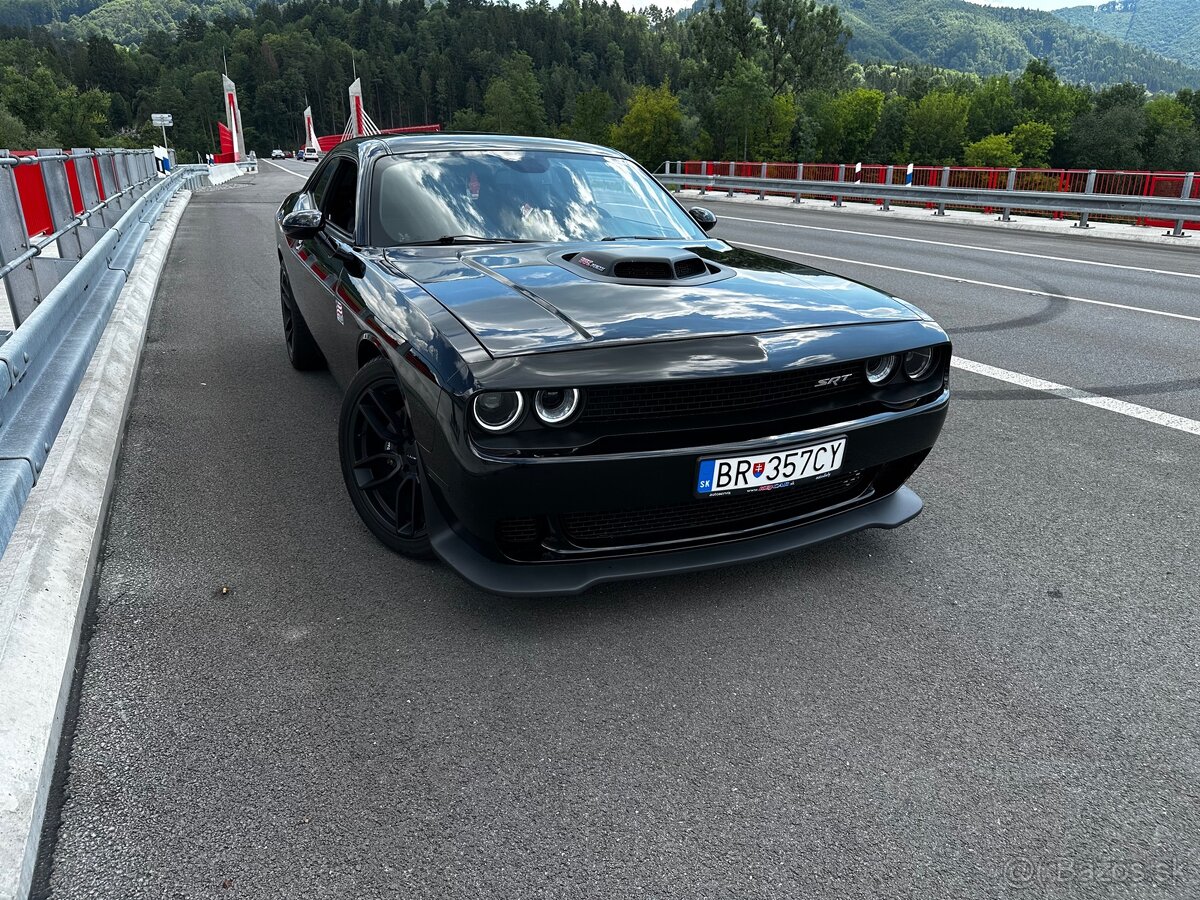 Dodge challenger SRT 392 6.4 V8 362kw