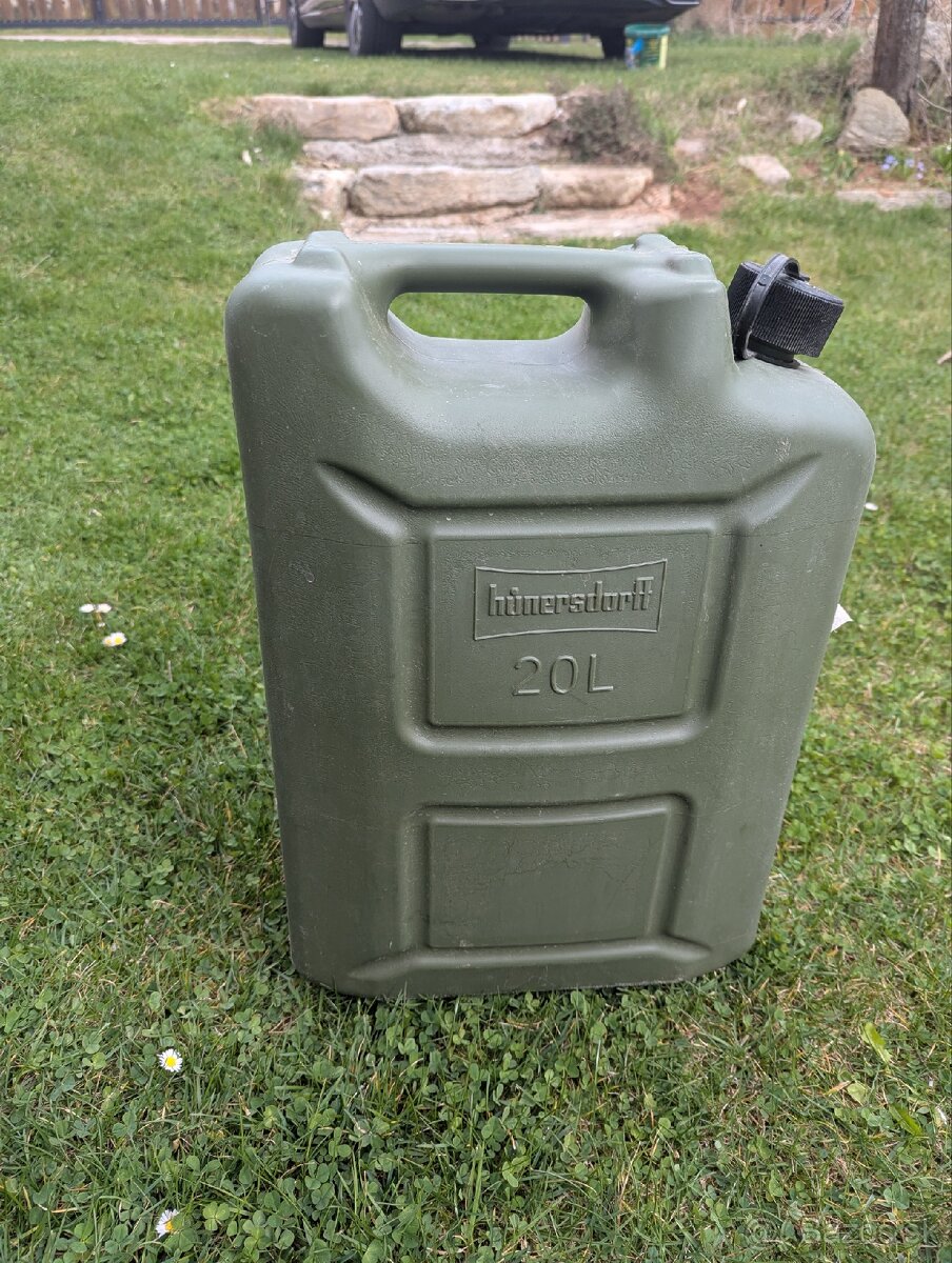 Predám plastový kanister 20l