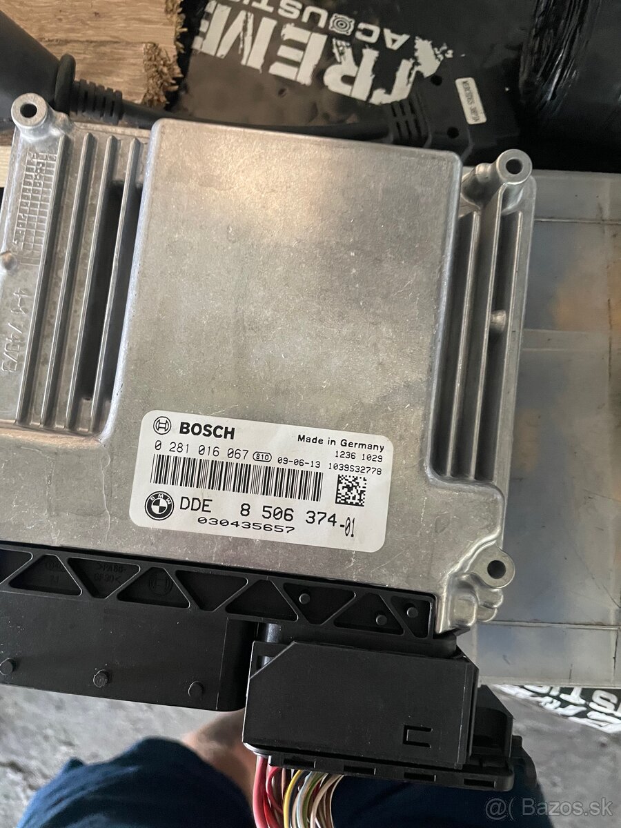 Riadiaca jednotka motora BMW.