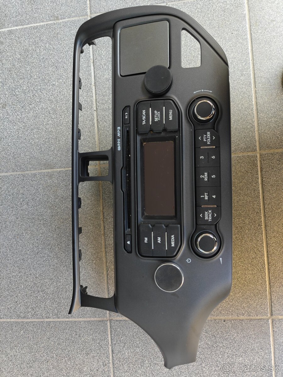 Kia rio 3 (modelovy rok 2012) originálne rádio cd