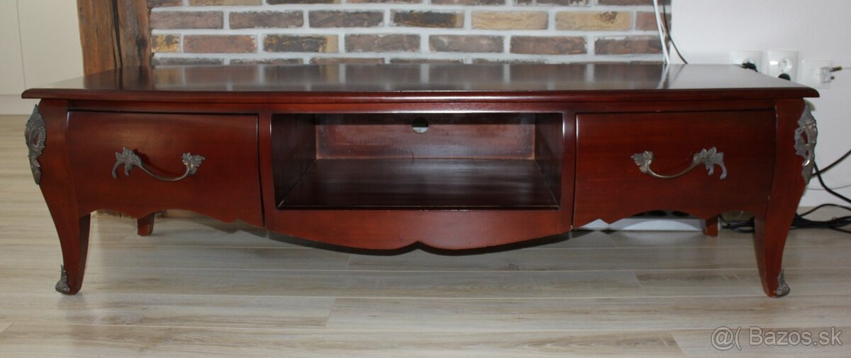 TV Komoda z masívneho dreva