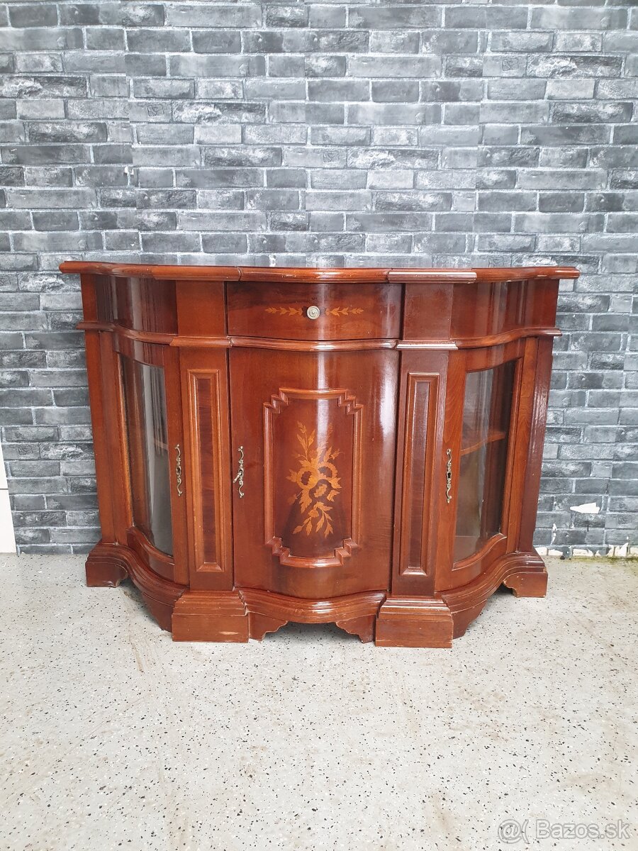 Taliansky nabytok komoda