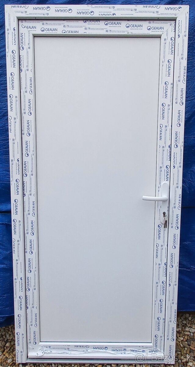 Predám vchodove dvere hladka vypln 100x210 biela farba