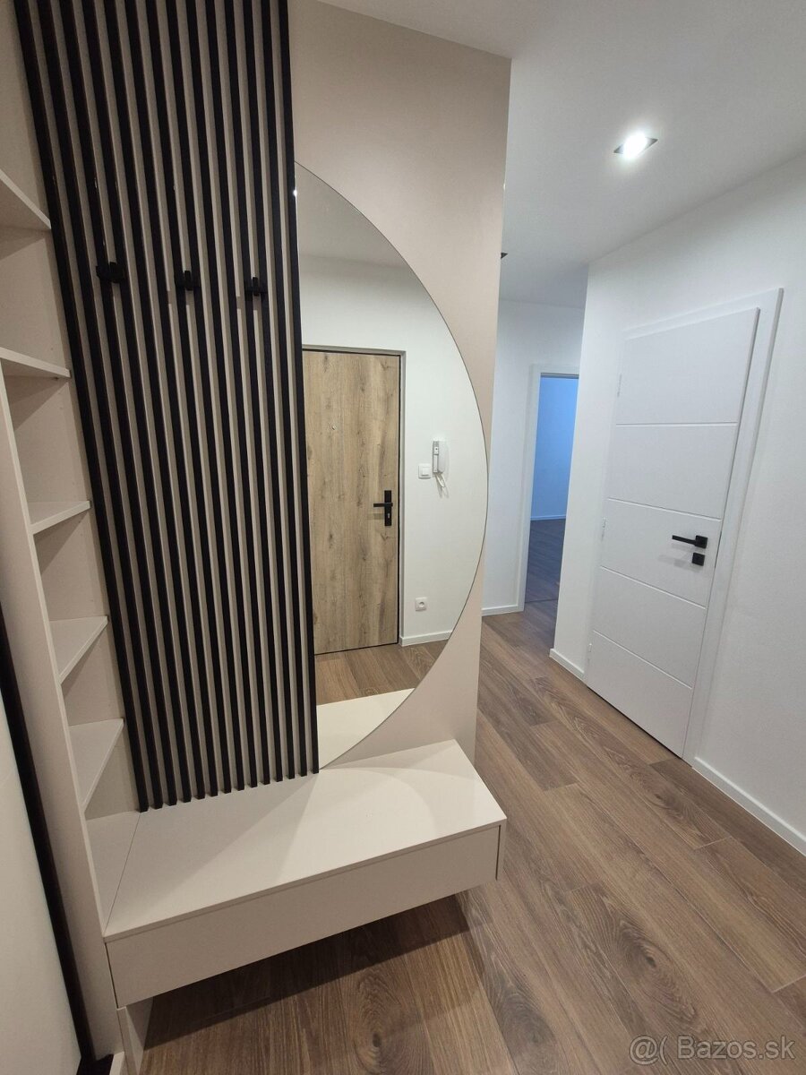 Exkluzívny 2-izbový byt po kompletnej rekonštrukcii-CENTRUM