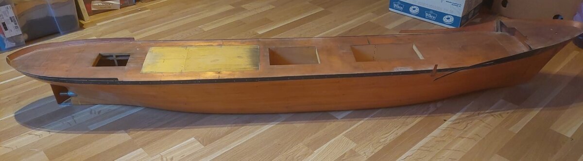 Predám drevený trup modelu lode – 200 cm